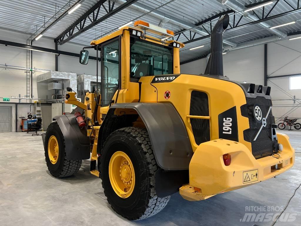 Volvo L90G Naudoti ratiniai krautuvai
