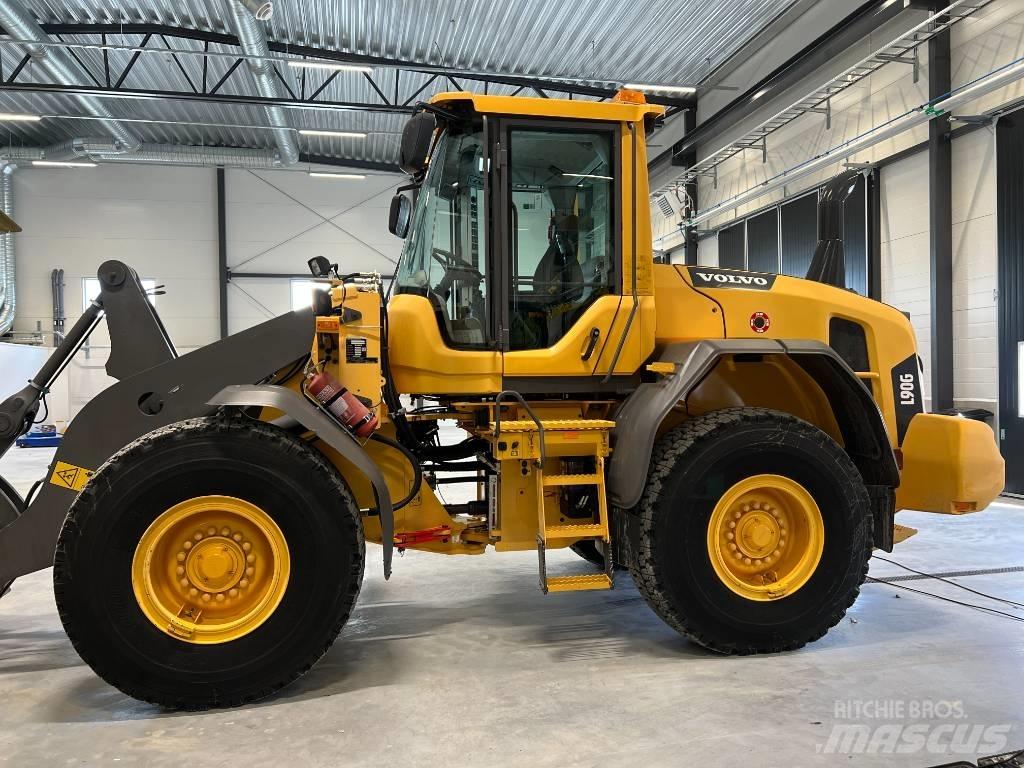 Volvo L90G Naudoti ratiniai krautuvai