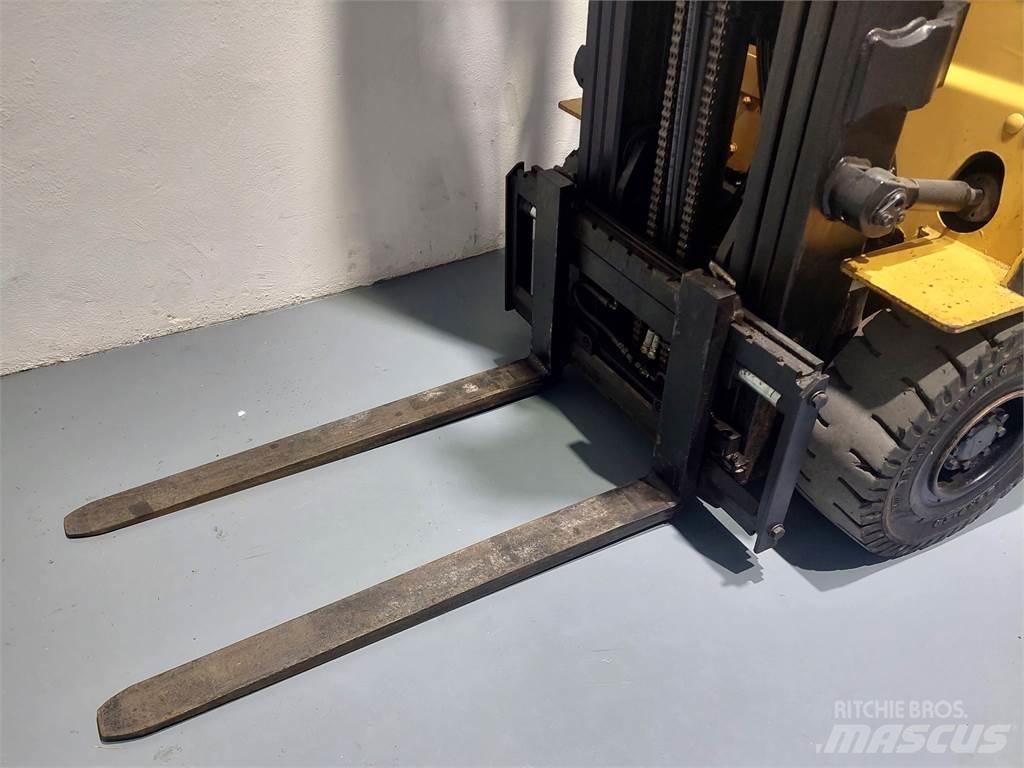 CAT EP25K PAC Elektriniai šakiniai krautuvai