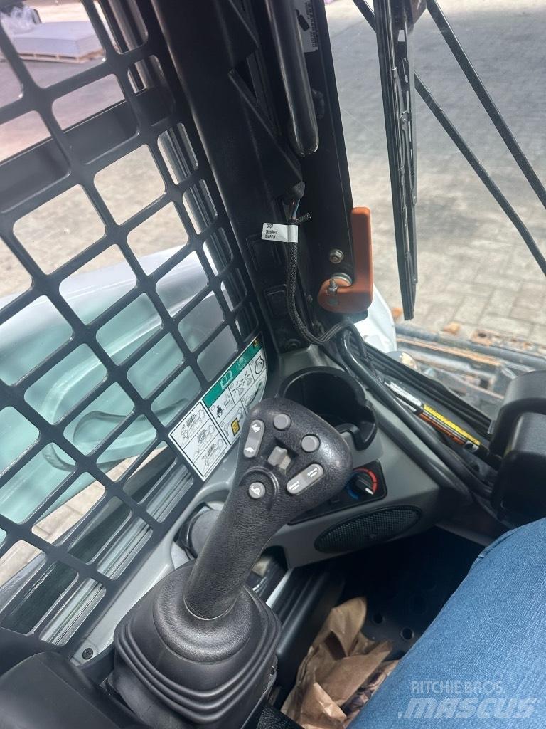 Bobcat T 590 Krautuvai su šoniniu pasukimu