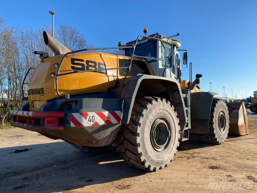 Liebherr L 586 Naudoti ratiniai krautuvai
