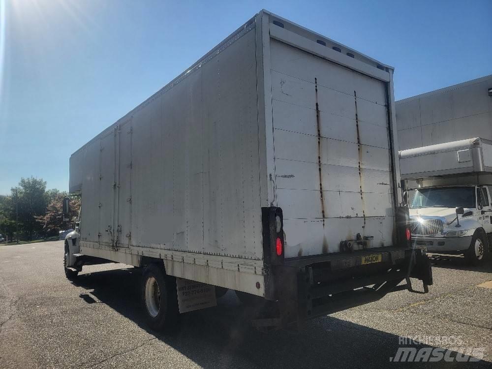 International 4300 Sunkvežimiai su dengtu kėbulu