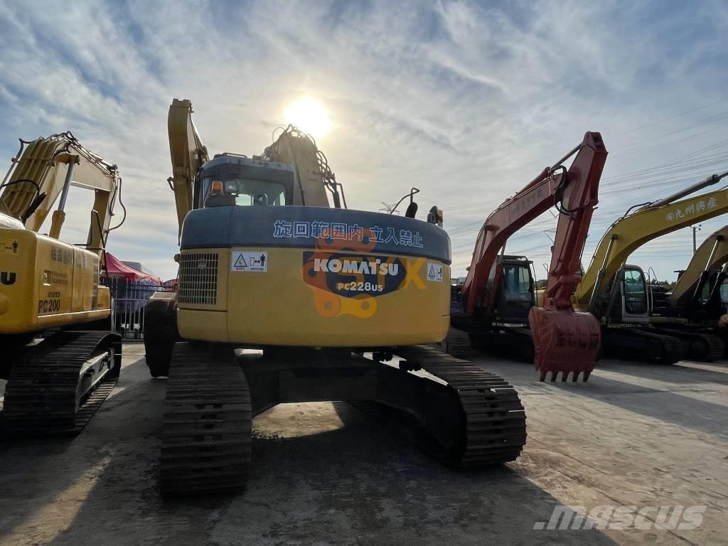 Komatsu PC 228 US Vikšriniai ekskavatoriai