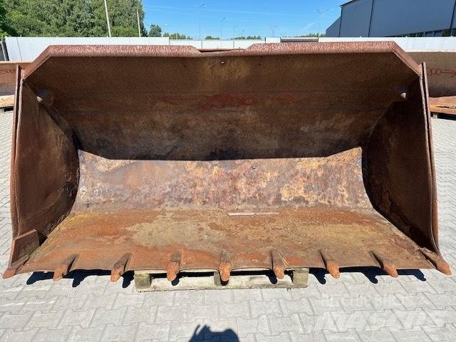 Liebherr L 551 Kaušai