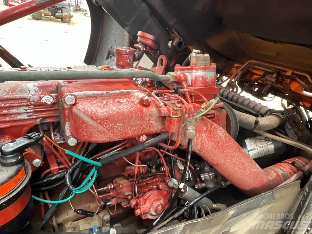 Iveco 135E 18 4X4 Sunkvežimiai su dengtu kėbulu