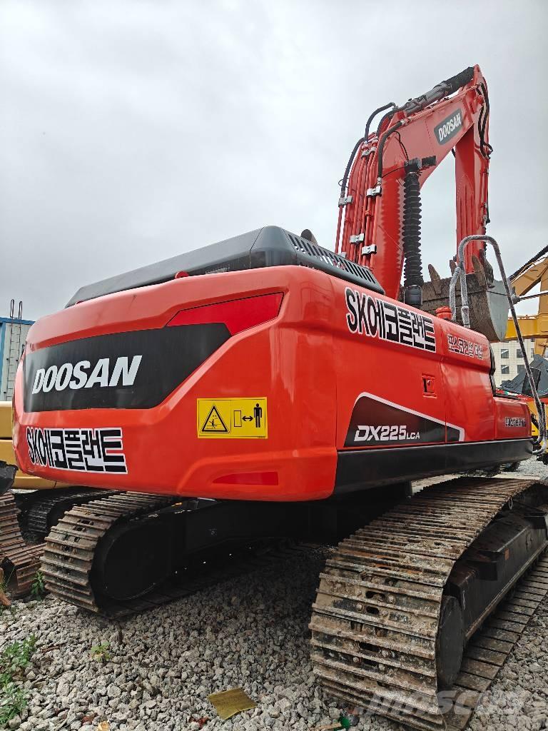 Doosan 225 LC-9C Vikšriniai ekskavatoriai