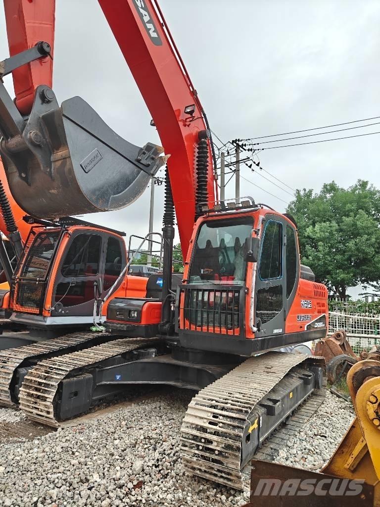 Doosan 225 LC-9C Vikšriniai ekskavatoriai