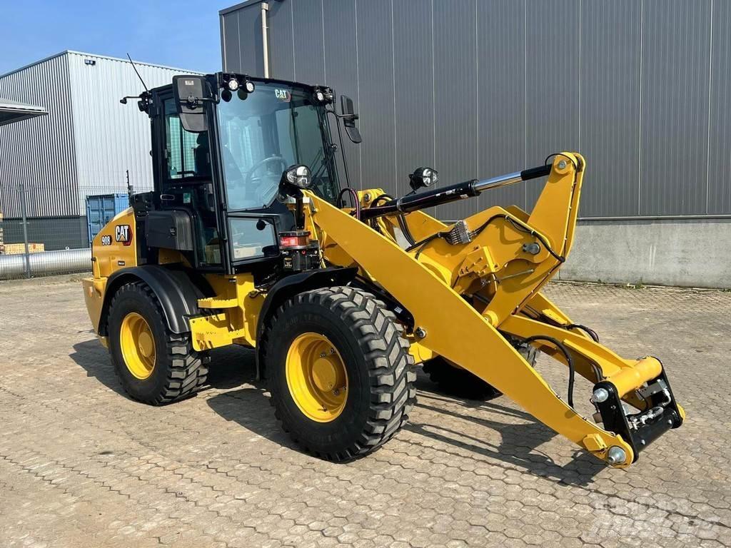 CAT 908 Naudoti ratiniai krautuvai