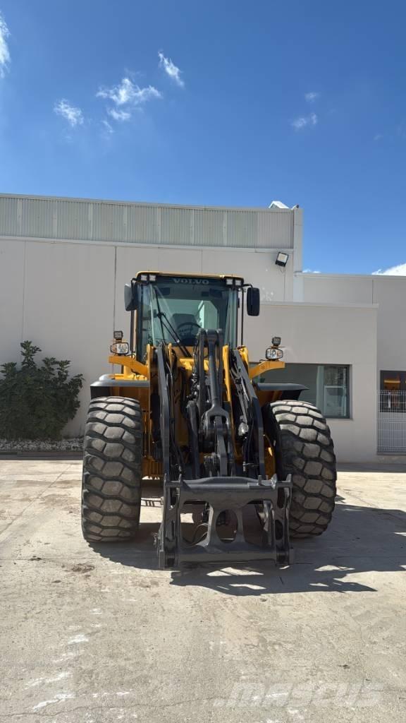 Volvo L 110 F Naudoti ratiniai krautuvai