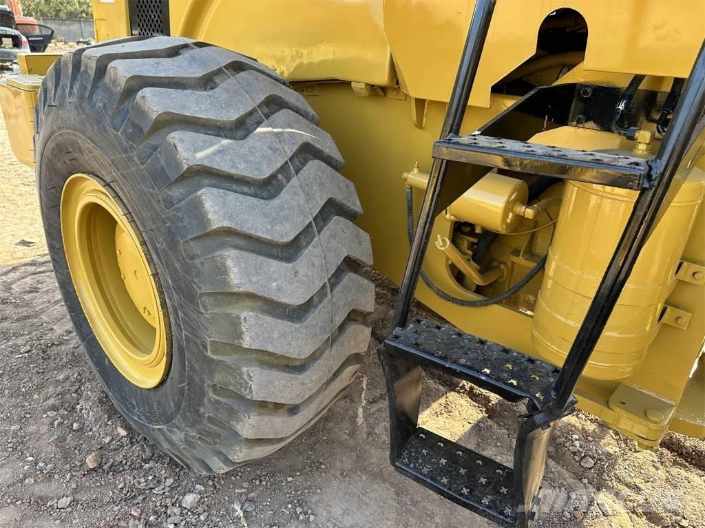 CAT 966 G Naudoti ratiniai krautuvai