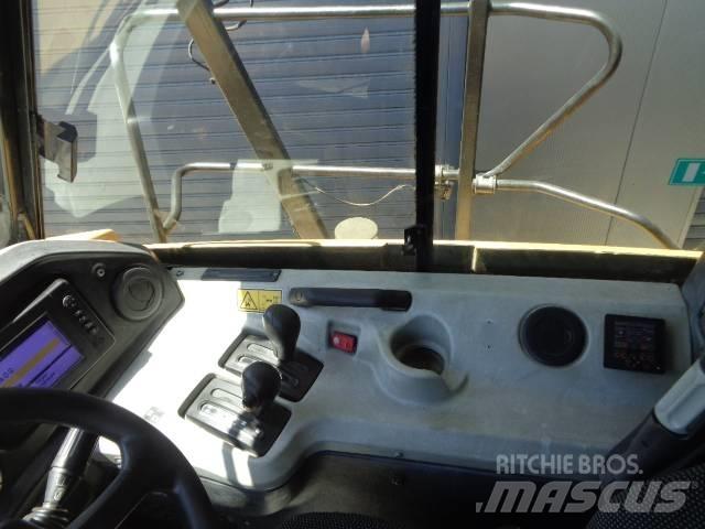CAT 740 B Karjeriniai savivarčiai
