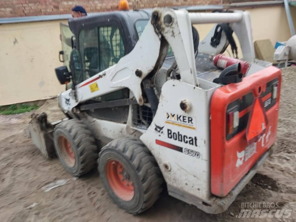 Bobcat S 570 Krautuvai su šoniniu pasukimu
