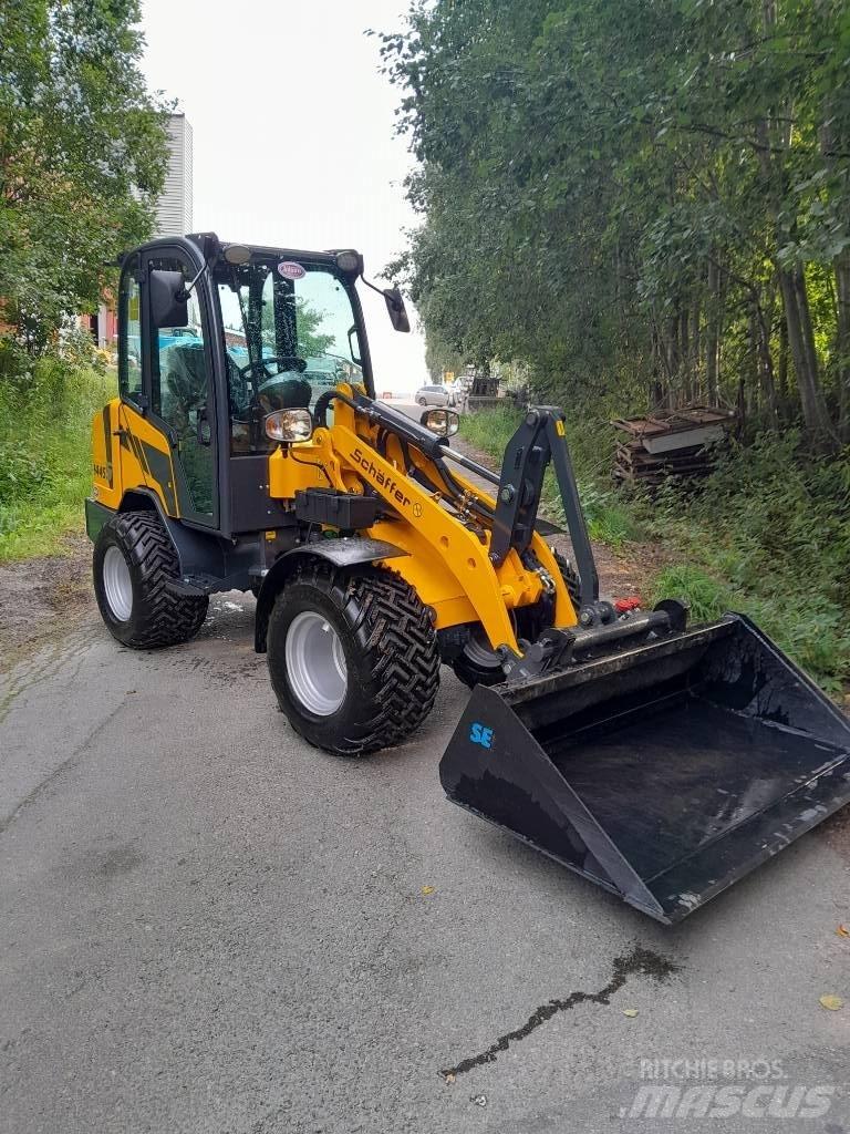 Schäffer 2445s Krautuvai su šoniniu pasukimu