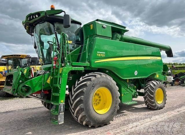John Deere T 670 Derliaus nuėmimo kombainai