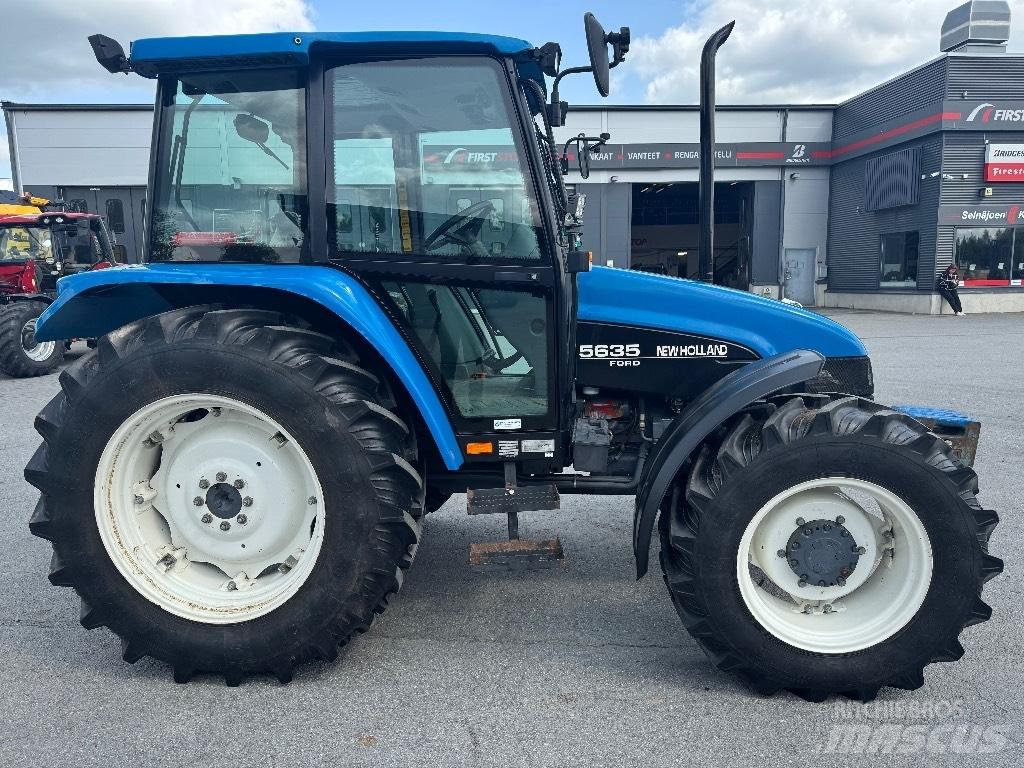 New Holland 5635 Traktoriai