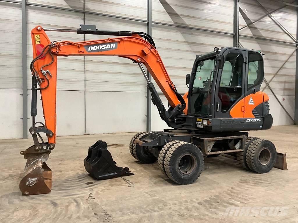 Doosan DX 57 W-5 Ratiniai ekskavatoriai