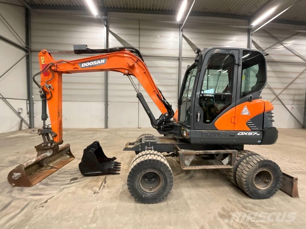 Doosan DX 57 W-5 Ratiniai ekskavatoriai