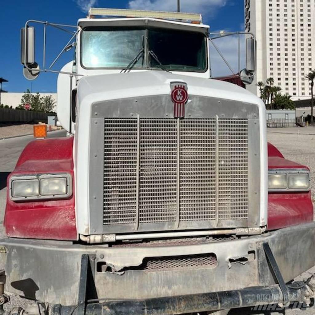 Kenworth T 800 Vandens sunkvežimiai