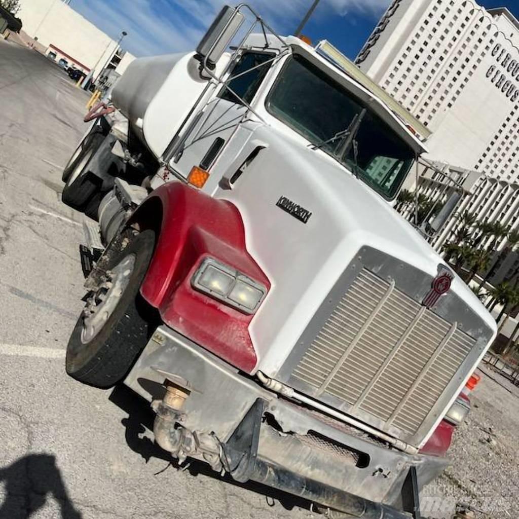 Kenworth T 800 Vandens sunkvežimiai