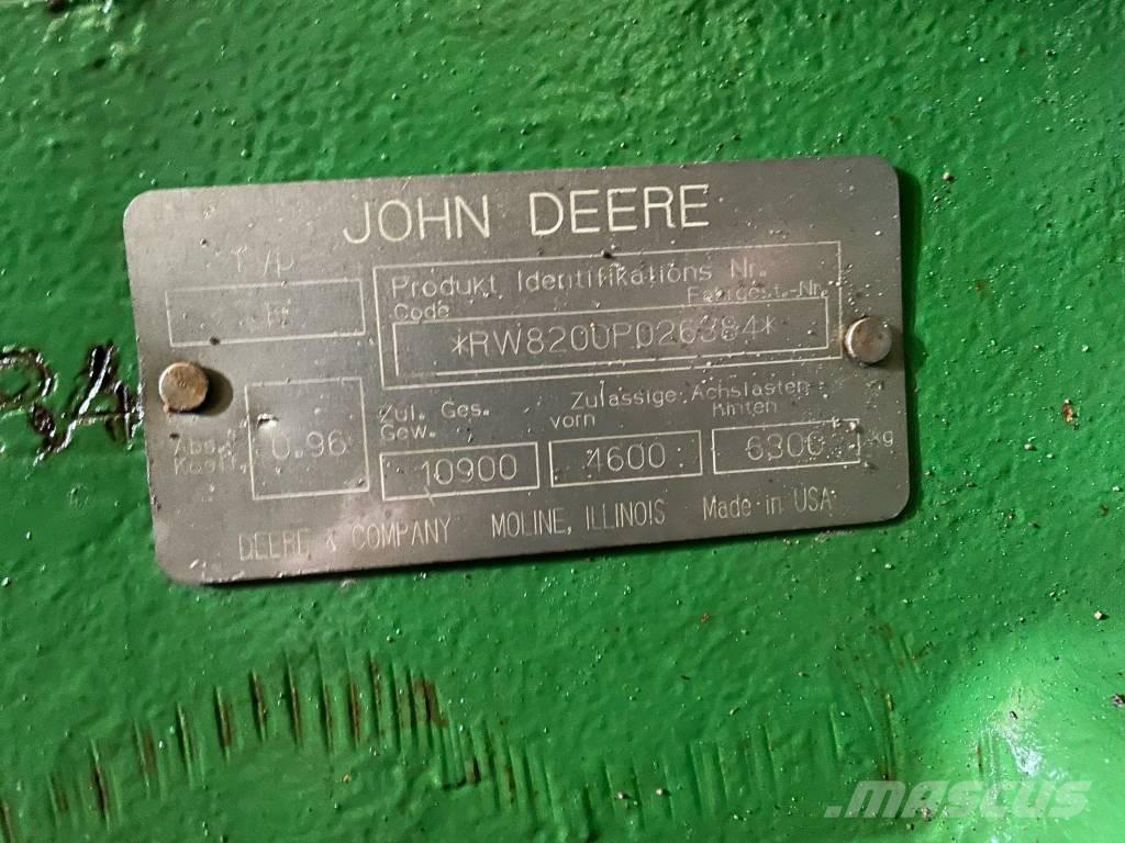 John Deere 8200 Traktoriai
