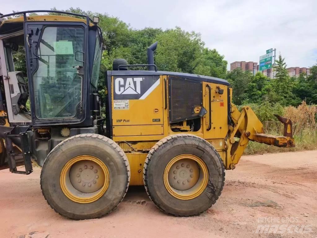 CAT 160 M Greideriai