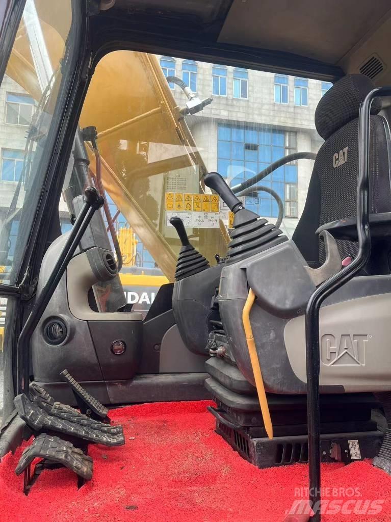 CAT 312D2GC Vidutinės galios ekskavatoriai 7-12 t