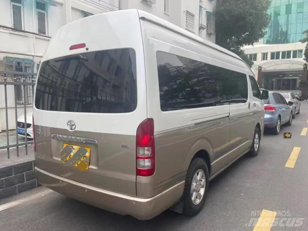 Toyota Coaster Tarpmiestiniai autobusai