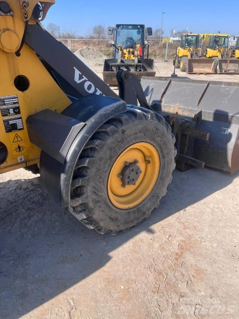 Volvo L20F  1415h Naudoti ratiniai krautuvai
