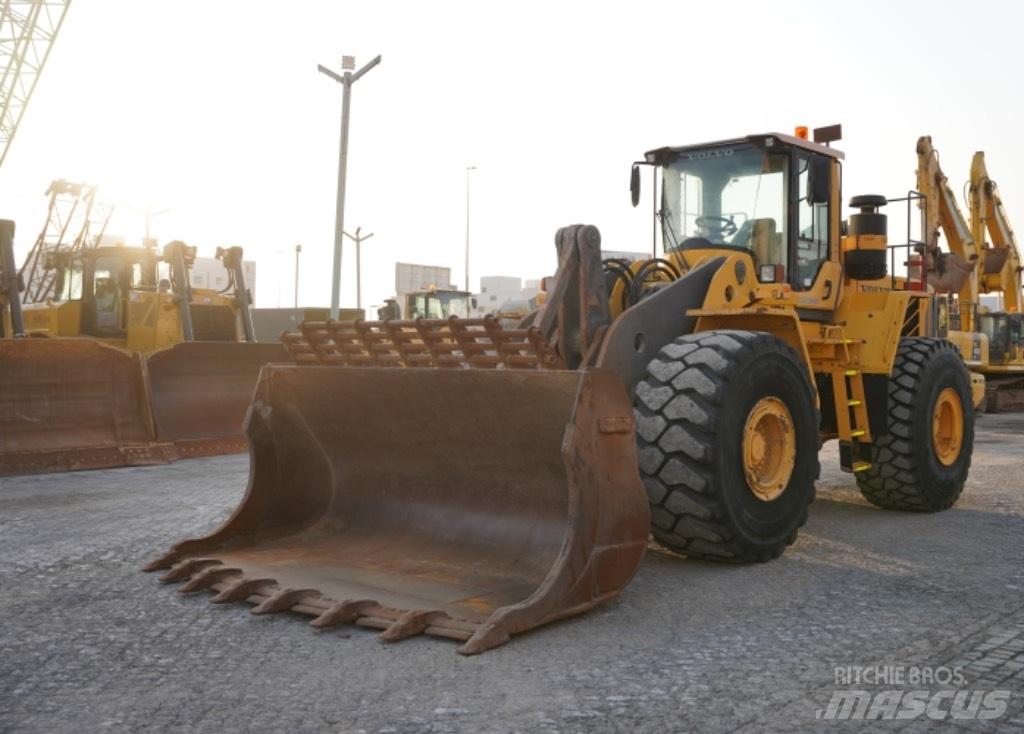 Volvo L220 F Naudoti ratiniai krautuvai