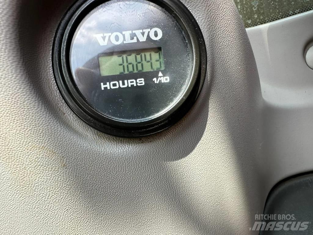 Volvo BM ECR235EL Vikšriniai ekskavatoriai