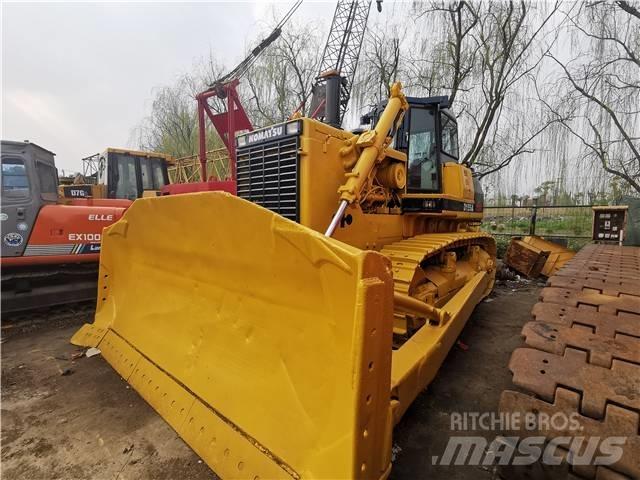 Komatsu D155A Vikšriniai buldozeriai