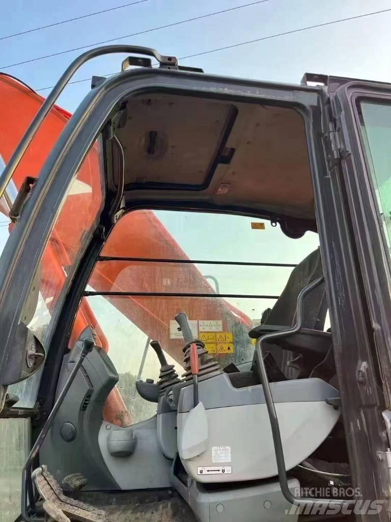 Hitachi ZX 300 Vikšriniai ekskavatoriai