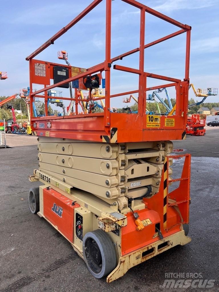 JLG 10 RS Žirkliniai keltuvai