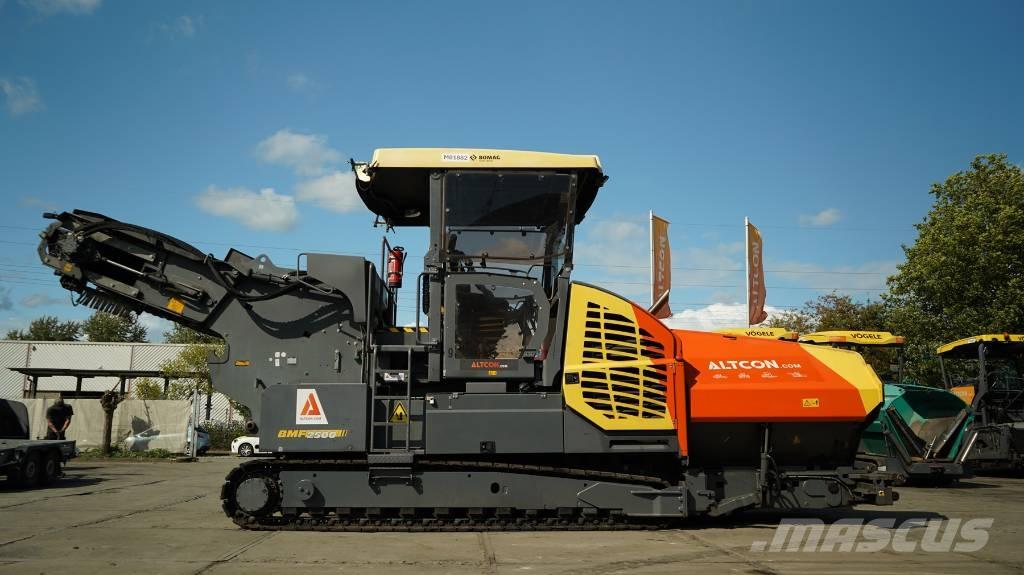 Bomag BMF 2500 S Asfalto klotuvai