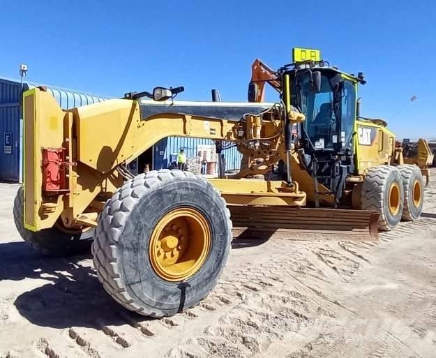 CAT 14 M Greideriai