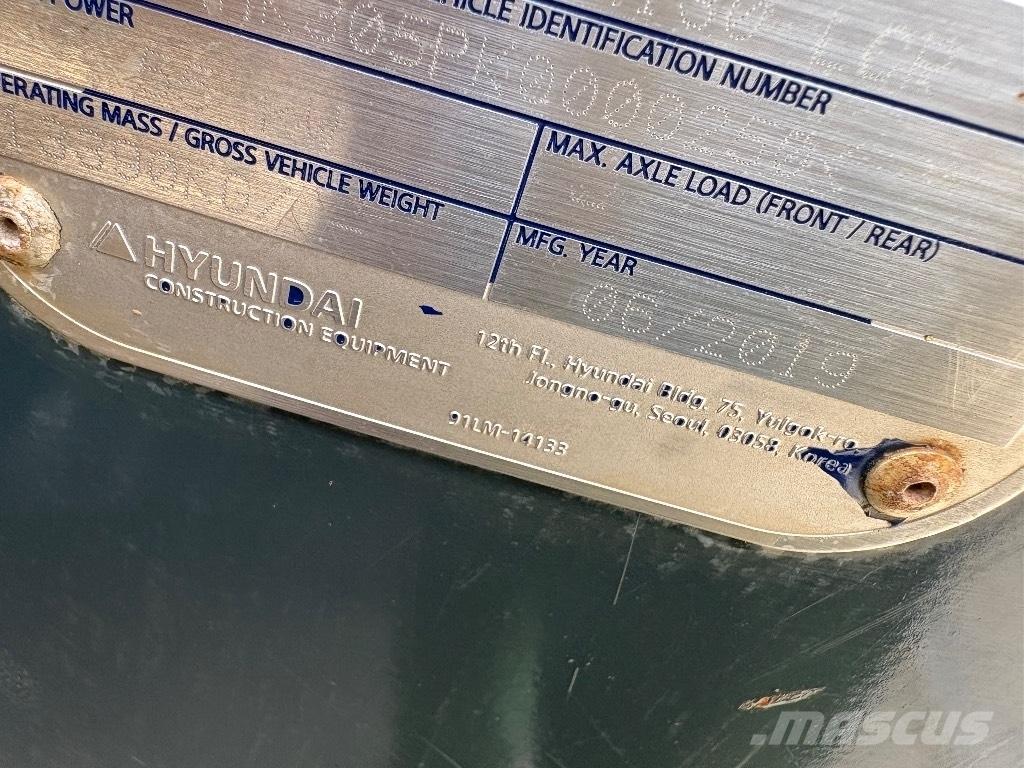 Hyundai HX 130 Vikšriniai ekskavatoriai