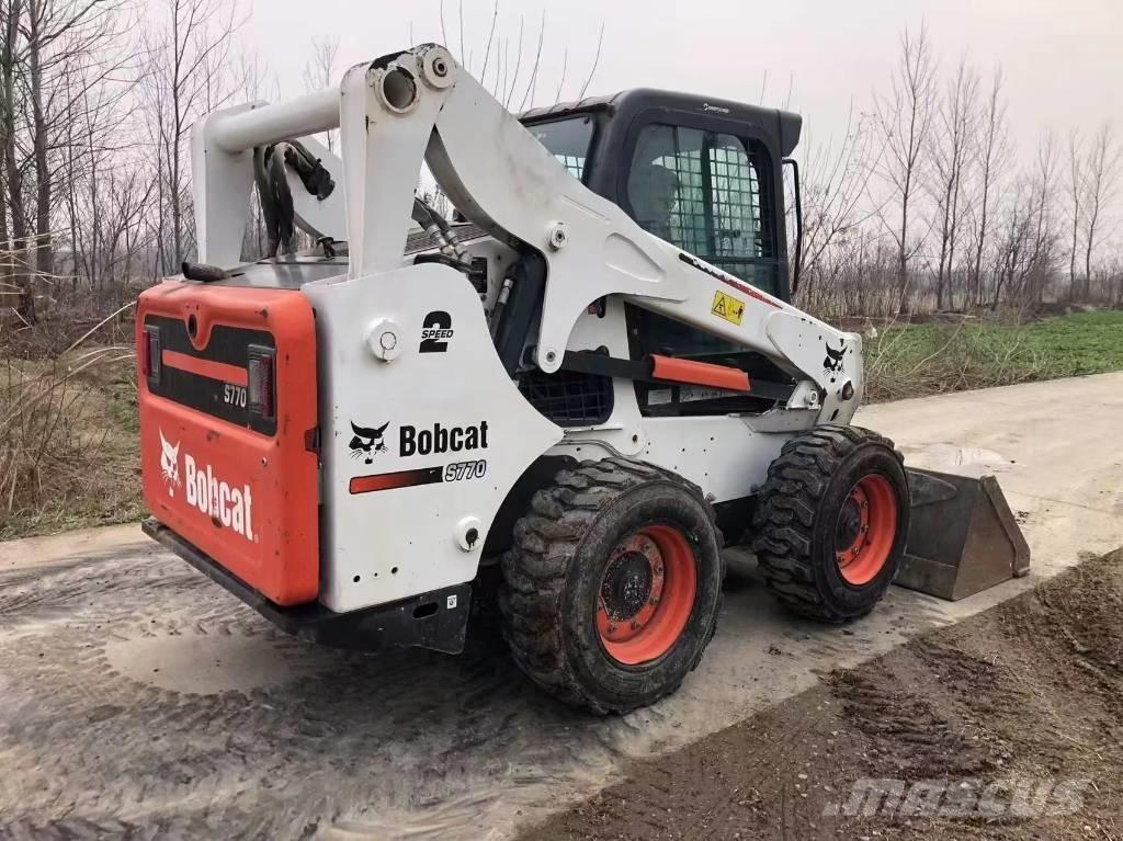Bobcat S 770 Krautuvai su šoniniu pasukimu