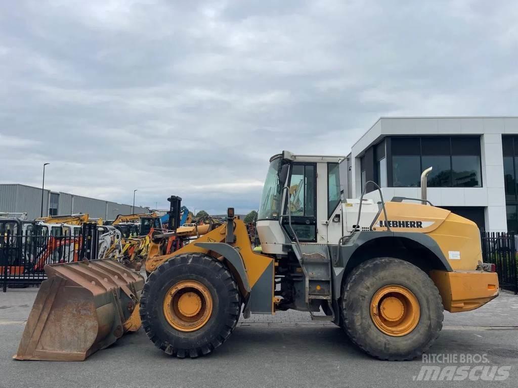 Liebherr L544 Naudoti ratiniai krautuvai