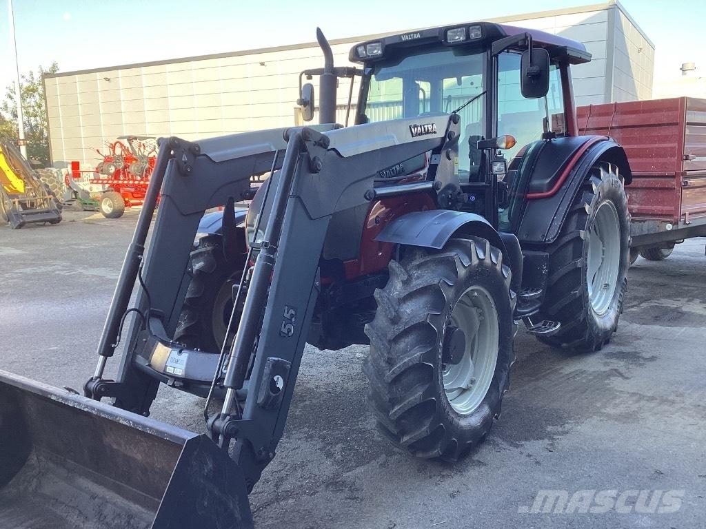 Valtra N141 Traktoriai