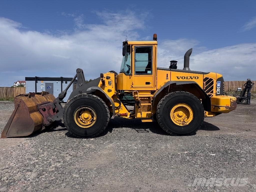 Volvo L 120 E Naudoti ratiniai krautuvai