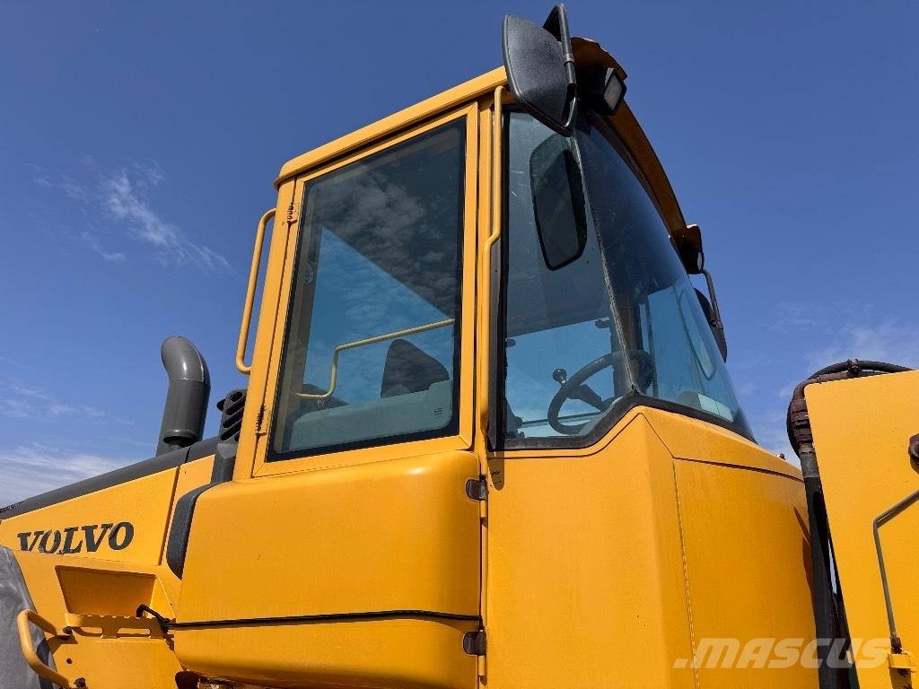 Volvo L 120 E Naudoti ratiniai krautuvai