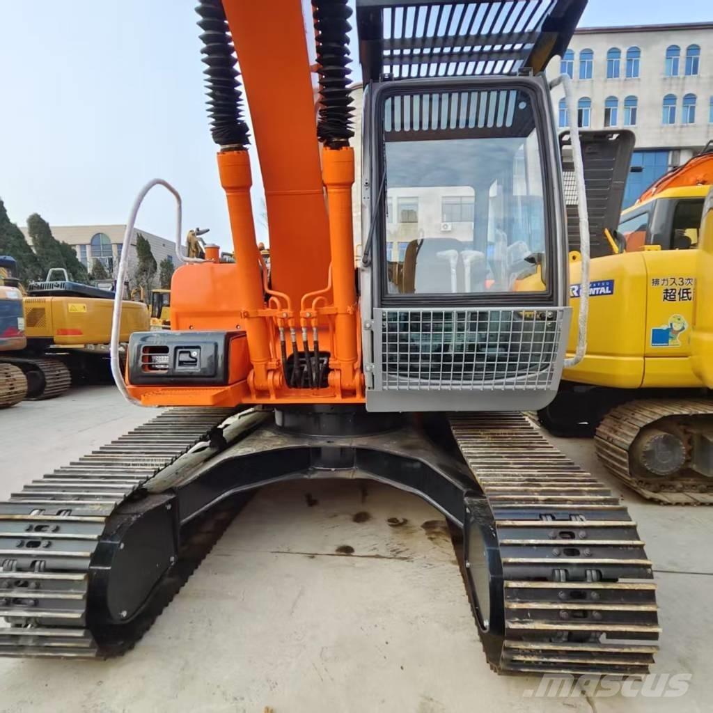Hitachi EX 120 Vidutinės galios ekskavatoriai 7-12 t