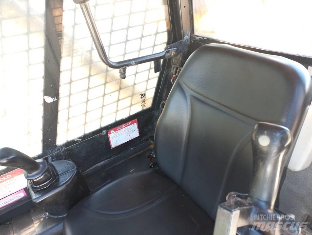 JCB 1110 T Krautuvai su šoniniu pasukimu