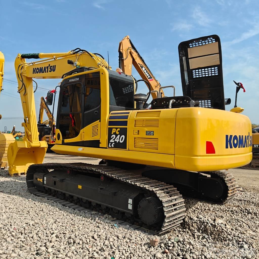 Komatsu 240LC-8 Vikšriniai ekskavatoriai
