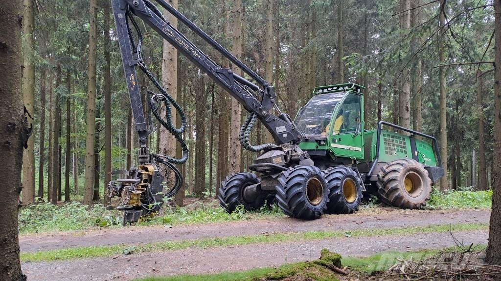 John Deere 1070 D Miško technika (Harvesteriai)