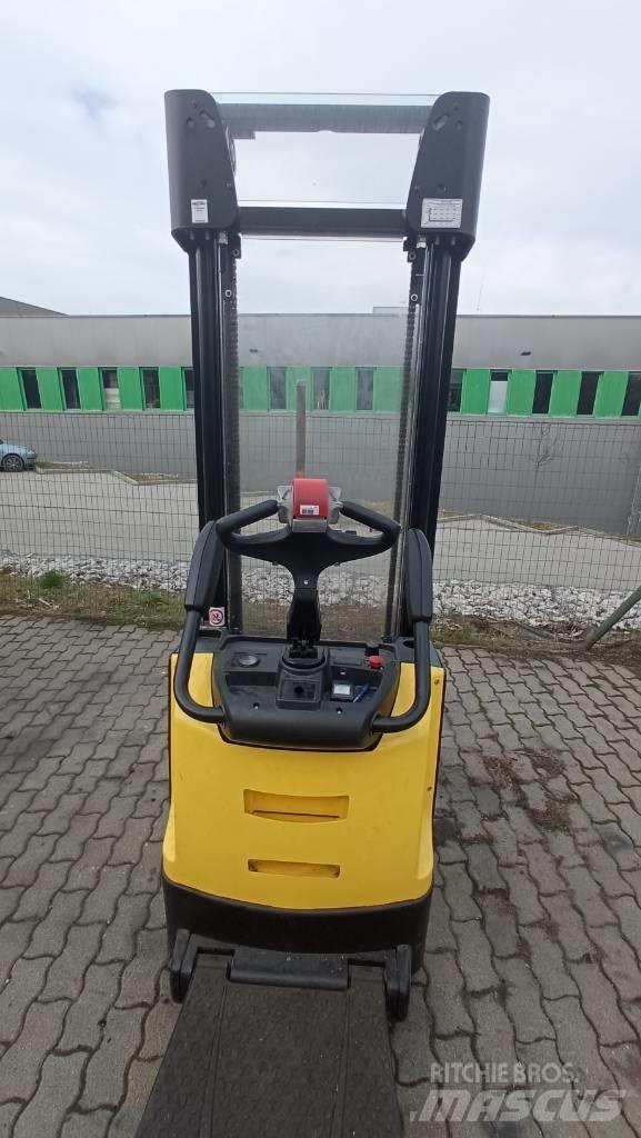 Hyster S1.4S Rankiniai vėžimėliai
