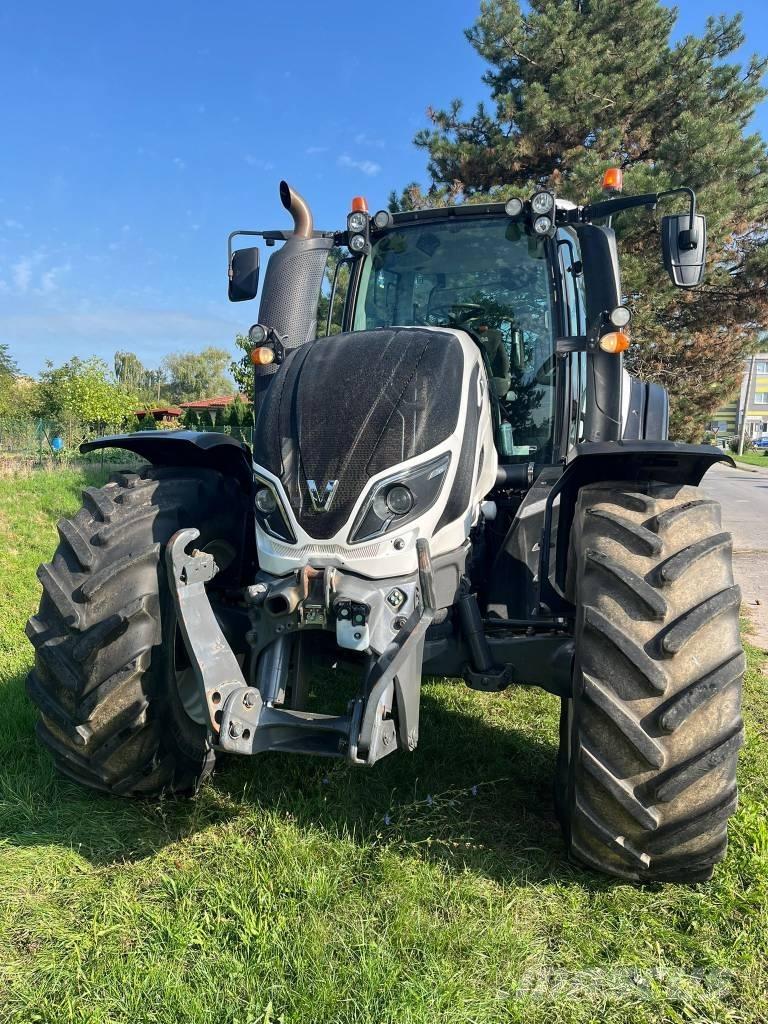 Valtra T234 Versu Traktoriai