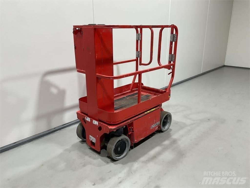 JLG 1230ES Žirkliniai keltuvai