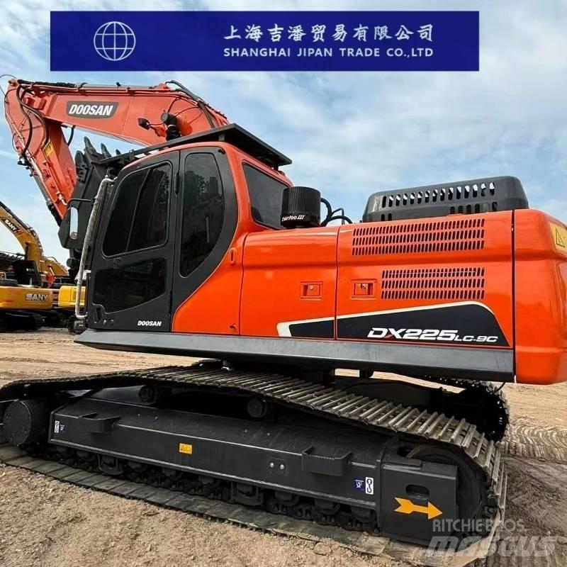 Doosan DX 225 Vikšriniai ekskavatoriai