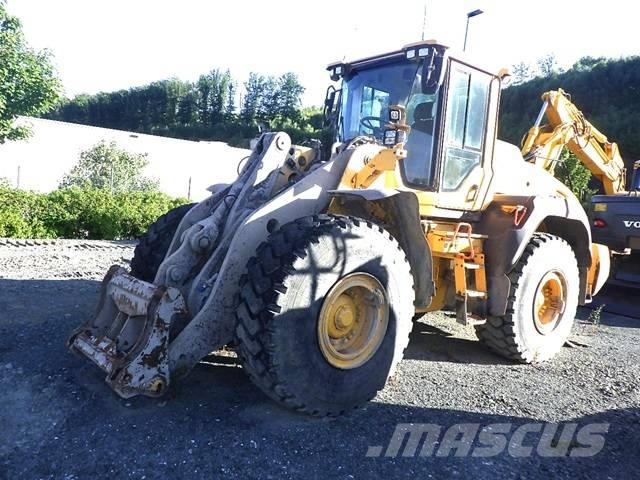 Volvo L 120 H Naudoti ratiniai krautuvai